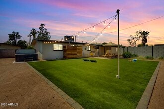 Building Photo - 1207 W 15th St