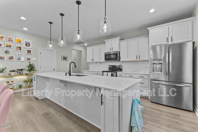 Building Photo - 170 Arlie Ln