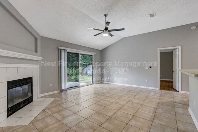 Primary Photo - 9642 Pritmore Rd E