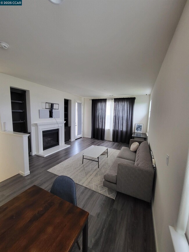 Building Photo - 5161 Waggle Ct