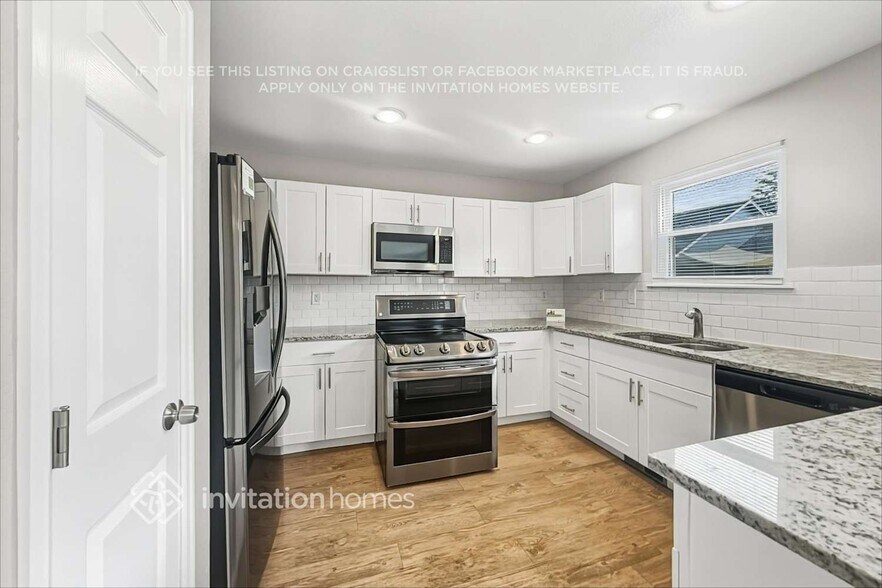 Building Photo - 2248 S Espana St