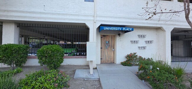 Building Photo - Steps from SJSU | 2 Master Suites | Gated + Parking |