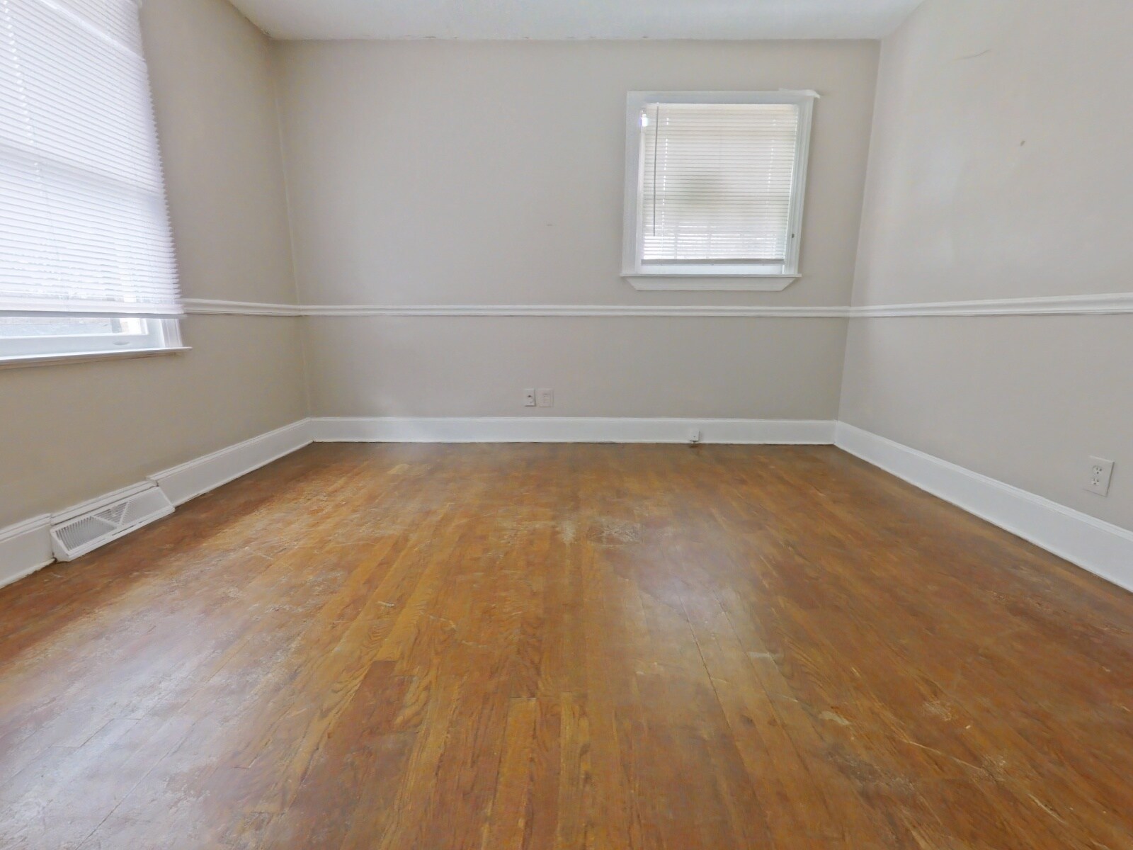 Building Photo - 822 Holt Ave