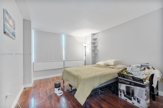 Building Photo - 18011 Biscayne Blvd