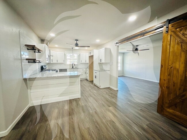 Building Photo - "Charming 3-Bed, 2-Bath Home in Shattuck -...