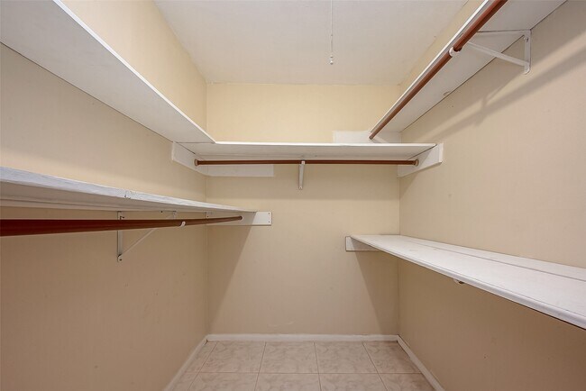 Building Photo - 9318 Benning Dr