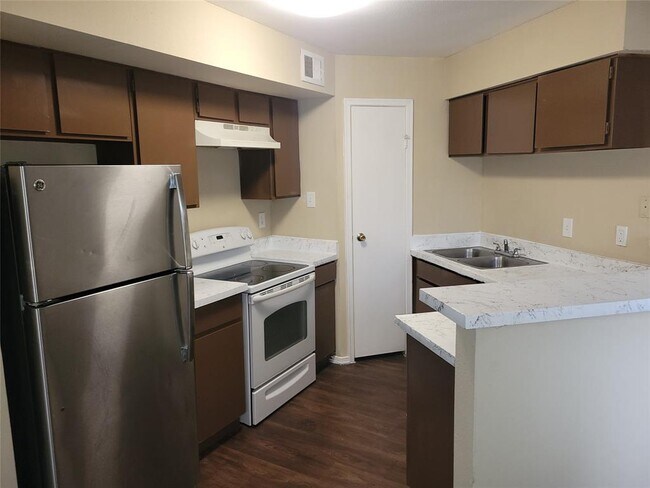 Primary Photo - 7200 W T C Jester Blvd
