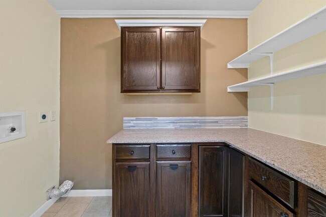 Building Photo - 1908 Matagorda Dr