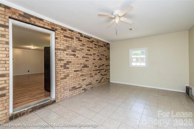 Building Photo - 234 Poplin St