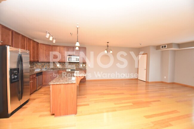 Building Photo - 1155 Ford Rd