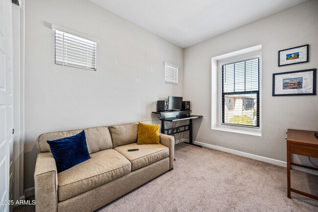 Building Photo - 4827 E Village Dr