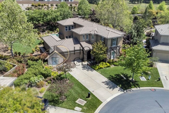Primary Photo - Beautiful Executive Home w/ Pool on 1/2 Ac...