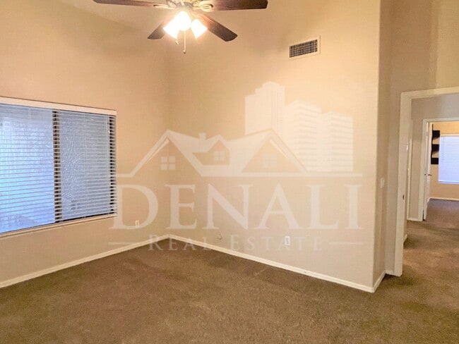 Building Photo - 1121 S Western Skies Dr