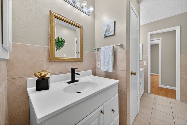 Building Photo - 2314 Pilgrims Bend Dr
