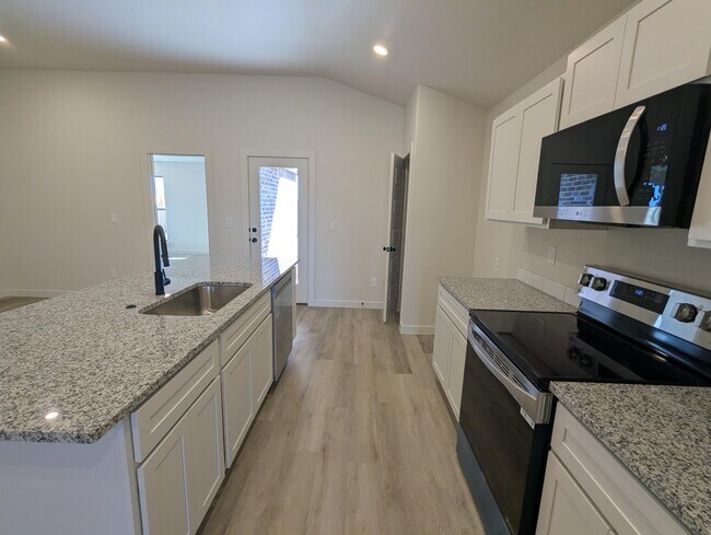 Building Photo - 2008 Cottonwood Ave