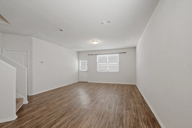 Building Photo - 6910 Kate Reed Dr