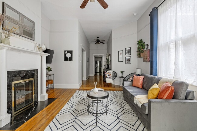 Building Photo - The Laurens Cottage | University Hill