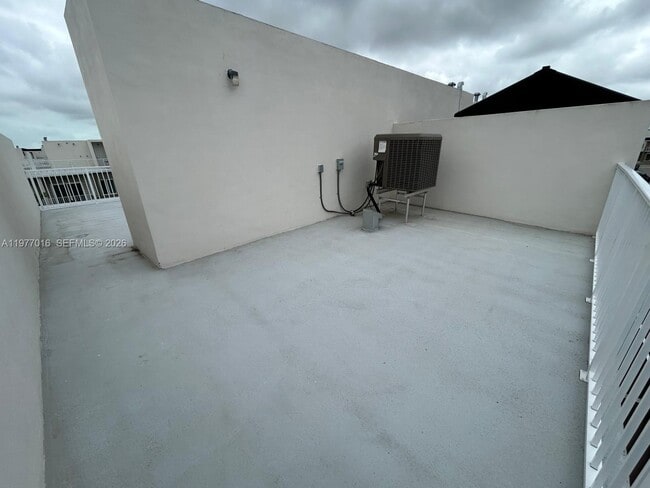 Building Photo - 25814 SW 144th Ct