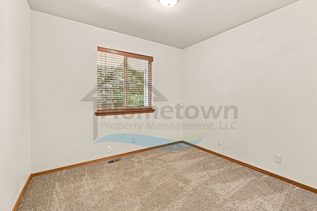 Building Photo - 7533 N Winter View Dr