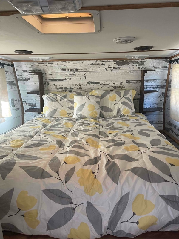 Primary Photo - 8875 Calle de Brazito