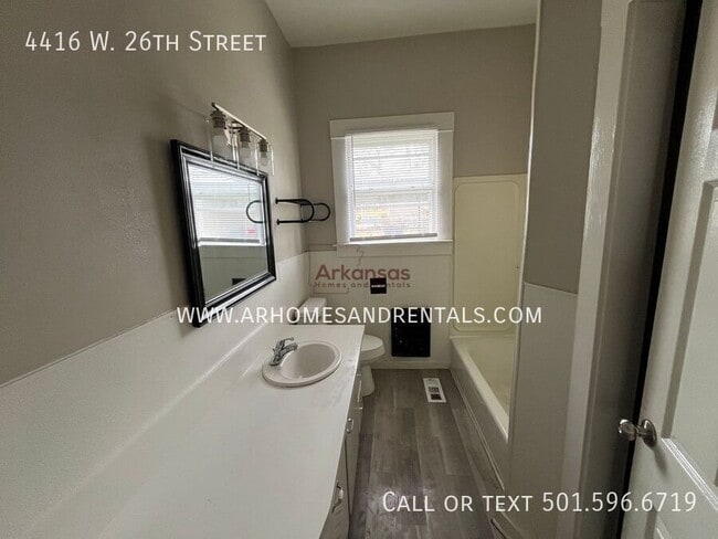 Building Photo - 4416 W 26th St