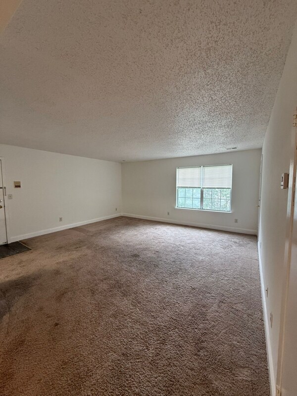 Building Photo - 530 Davina Ct
