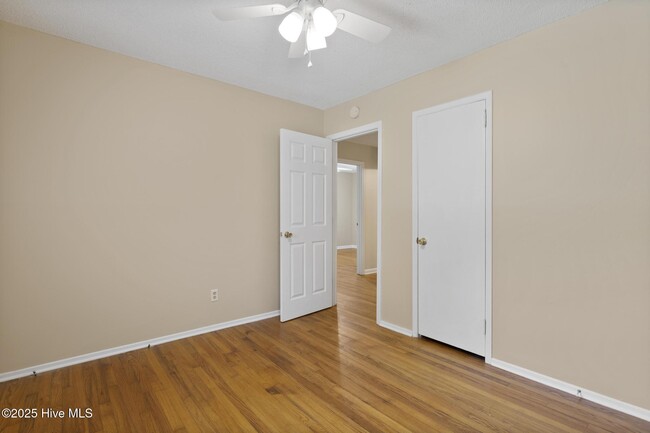 Building Photo - 404 Dogwood Ln