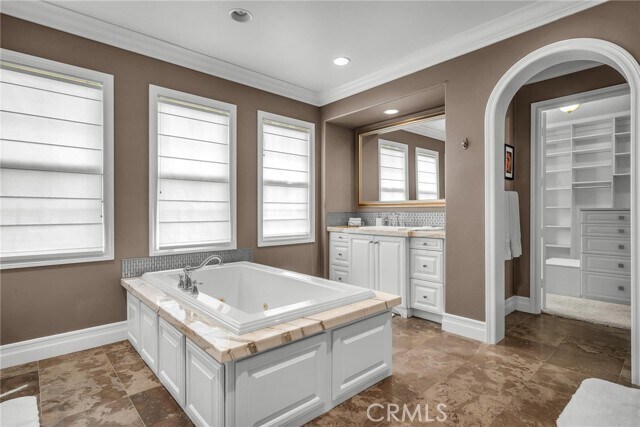 Building Photo - 8001 S Ocean Bluff Dr