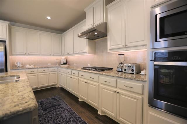 Building Photo - 2161 Balcones Dr