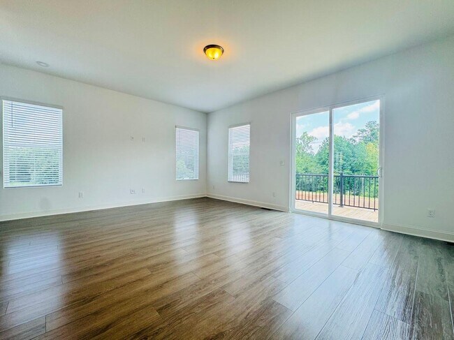 Building Photo - 4 Bedroom Townhome 2 Car garage - Wake Forest