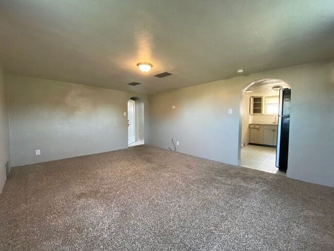 Building Photo - Nice Basement Duplex