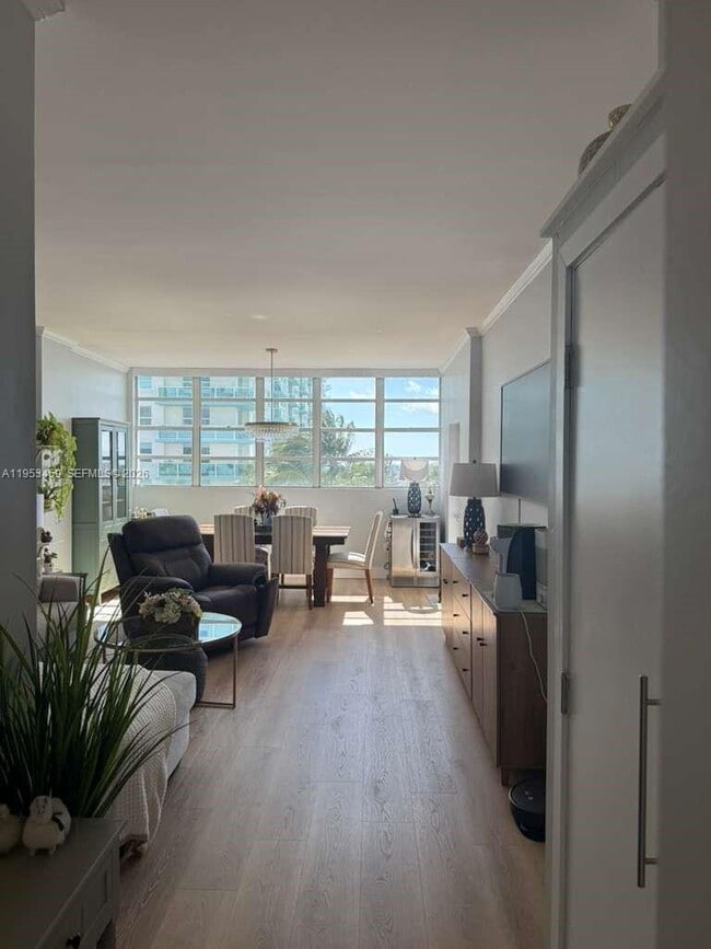 Building Photo - 800 West Ave