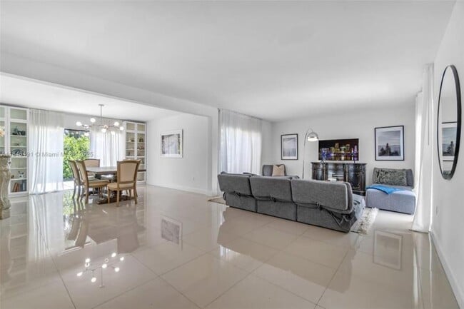 Building Photo - 3 bedroom in North Miami Beach FL 33179