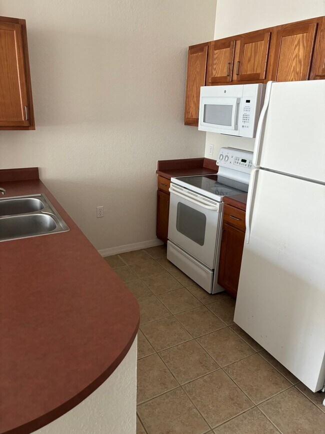Building Photo - Villa Valencia Spacious 1 Bedroom Near Valencia Community College and 408