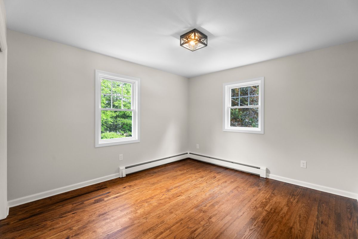 Building Photo - 831 Nut Plains Rd