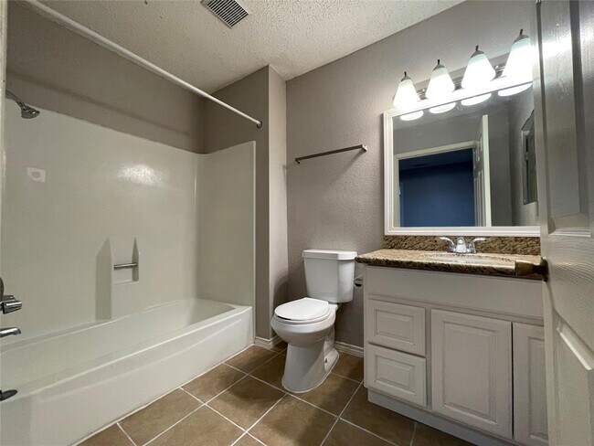 Building Photo - 12318 Braesridge Dr