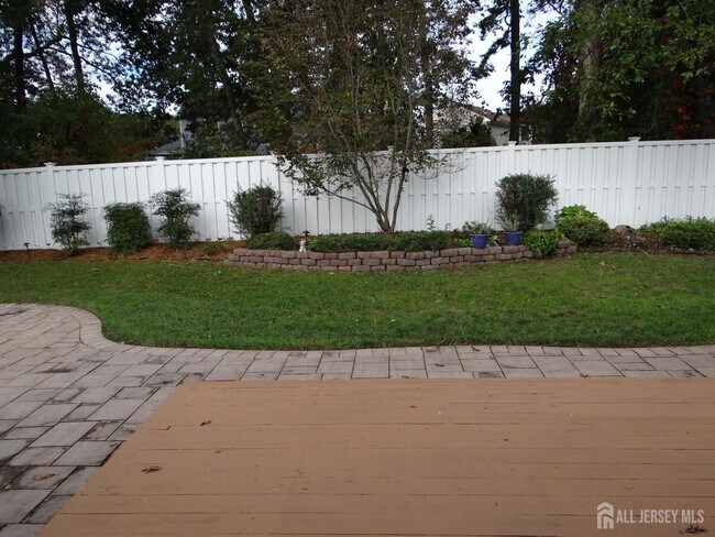 Building Photo - 514 Leawood Ave