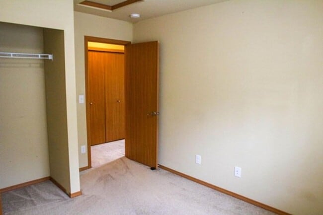 Building Photo - Spacious and Modern 4-Bedroom Home in Everett