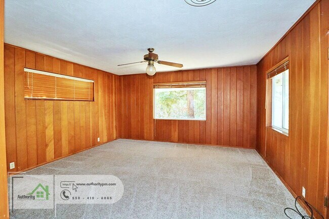 Building Photo - 3180 Wilshire Dr
