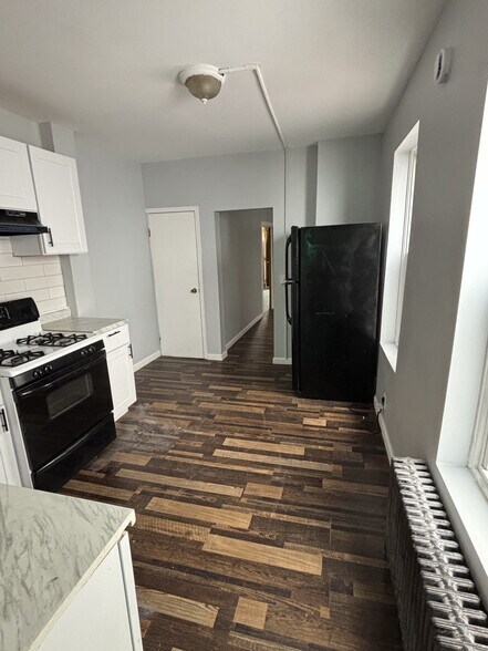 Building Photo - 751 Roebling Ave