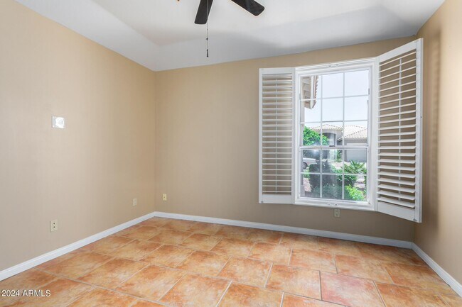 Building Photo - 8924 E Captain Dreyfus Ave