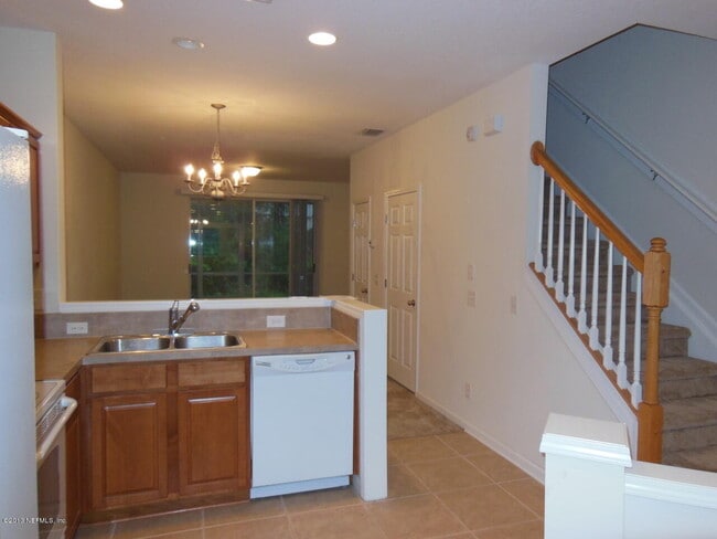 Building Photo - 3504 Summerlin Ln N