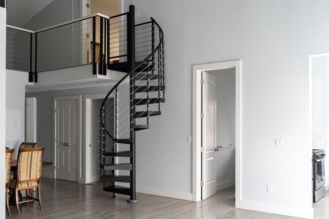 Building Photo - Luxury 4 bed + 2.5 bath apartments in East Rock