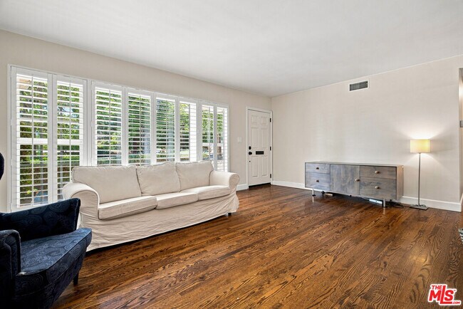Building Photo - 110 S Elwood Ave