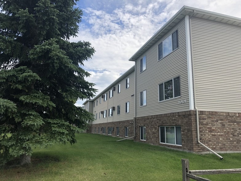 Cimarron Apartments 1001 44th St Fargo ND 58103 Apartment Finder