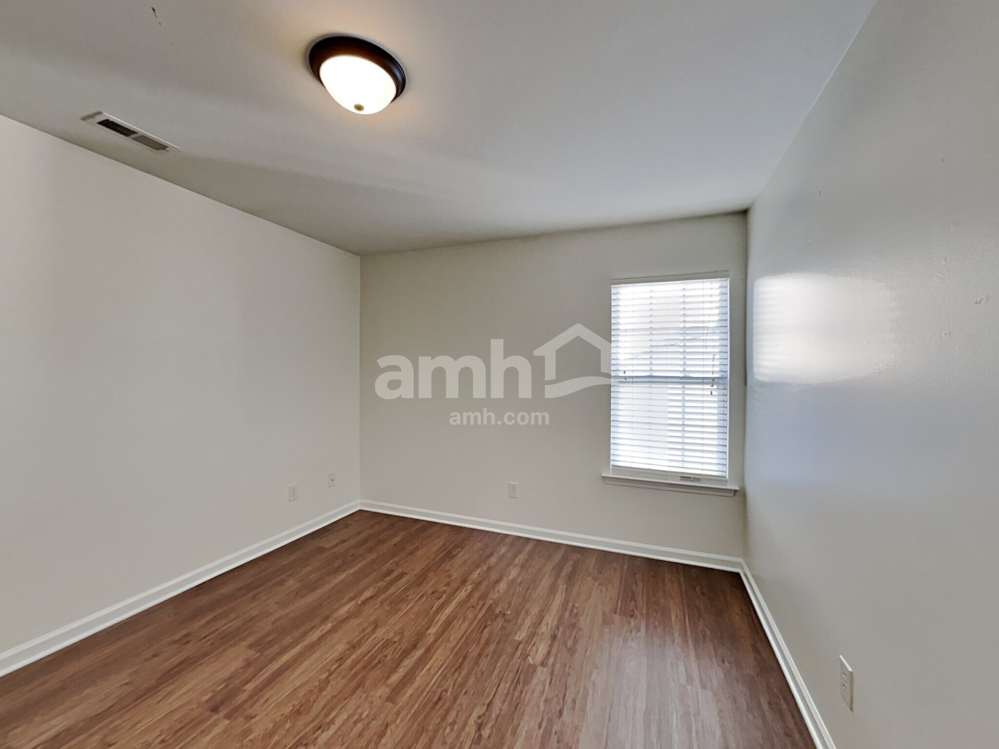 Building Photo - 254 Royalton Rd