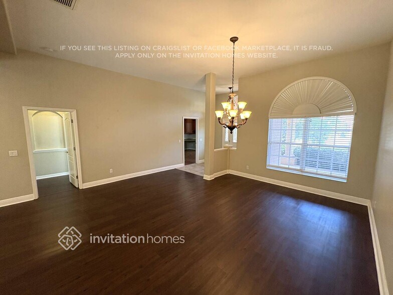 Building Photo - 13075 Peregrin Cir