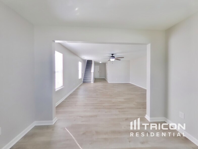Building Photo - 8132 Grove Berry Way