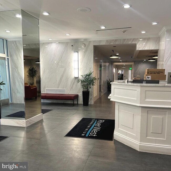 Building Photo - 2101 Chestnut St