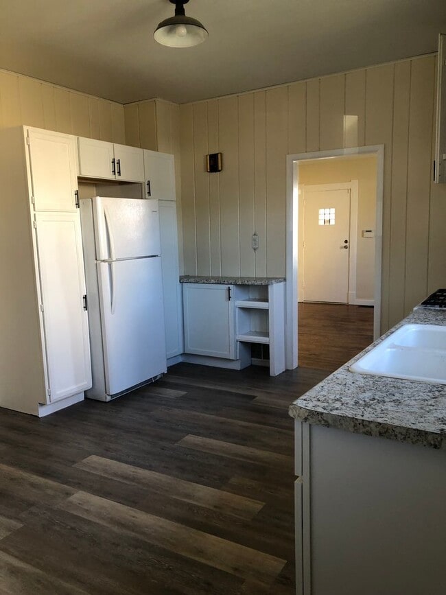 Building Photo - Move in Special....1/2 off 1st Months Rent!!!!!